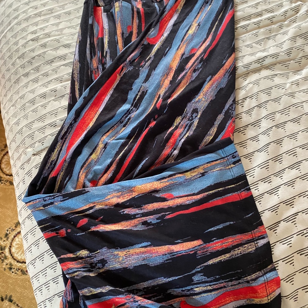 Wide leg pull on pants. High waisted. Striking colors.